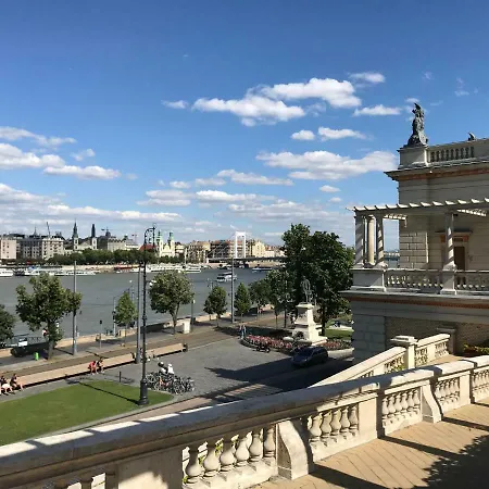 Lux Quiet And Pleasure At Buda Castle With Parking 아파트